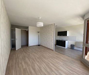 Location Appartement 2 pièces 50m² LA ROCHELLE 17000 - Photo 4