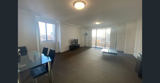 Fully Furnished 1-Bedroom Apartment in Prime Location CBD - Photo 1