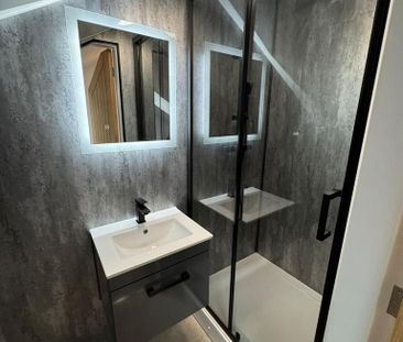 3 bedroom flat to rent - Photo 3