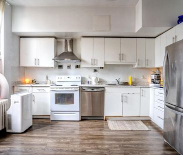 For Lease - 926 King Street Unit# Upper/Rear, Toronto, Ontario - Photo 1