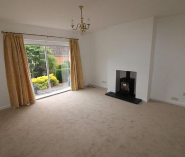 2 bedroom detached bungalow to rent - Photo 1
