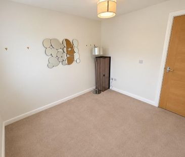 2 bedroom flat to rent - Photo 6