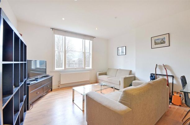 3 bedroom flat to rent - Photo 1
