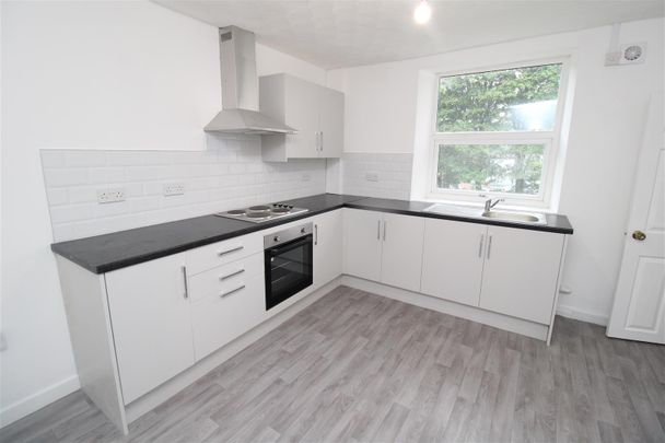 House - Terraced For Rent Tyntyla Road, Pentre - Photo 1