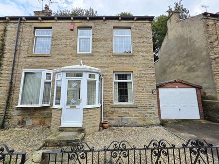 3 bedroom end of terrace house to rent - Photo 3