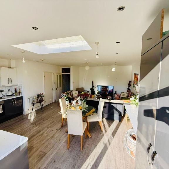 Room in a Shared House, Billet Road, E17 - Photo 1