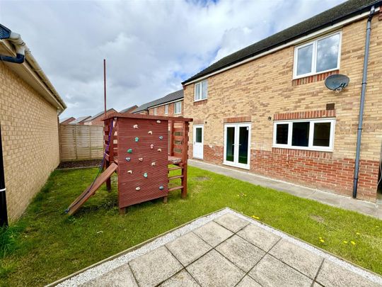 Kingsbridge Crescent, Middlesbrough - Photo 1