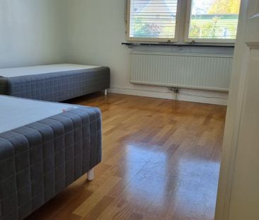 Rödklövervägen, Hässelby - Photo 1