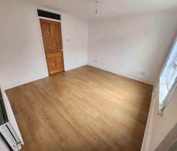 10 Jamaica Way, Ardoyne, North Belfast, BT14 7QX - Photo 3