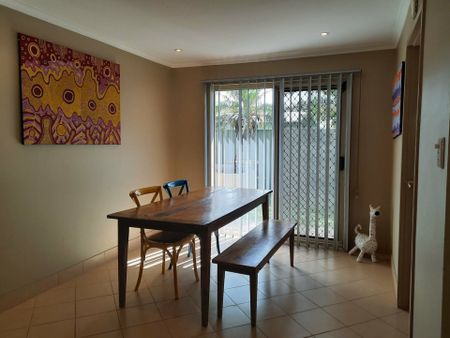 3 BEDROOM, 2 BATHROOM HOUSE IN LARAPINTA ON QUIET STREET - Photo 5