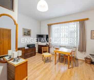 Pronájem rodinného domu 196 m², V Roháčích 68, Praha - Photo 2