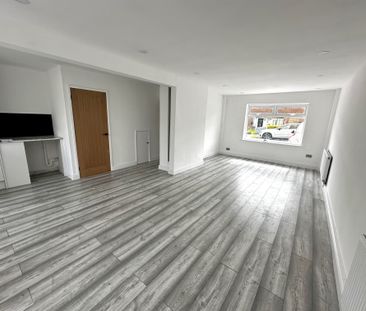 Atherton Drive, Wirral - Photo 1