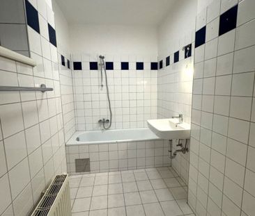 Provisionsfrei: Unbefristeter 44m² Altbau mit 2 Zimmern und Lift - ... - Foto 1