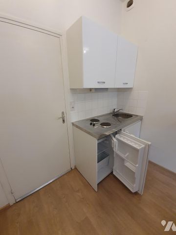 STUDIO A PROXIMITE DE LA CATHEDRALE ET DE LA GARE - Photo 5