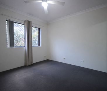 Spacious 2 Bedroom Unit on the Ground Floor - Photo 1