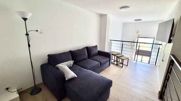 Location / Duplex - Photo 1