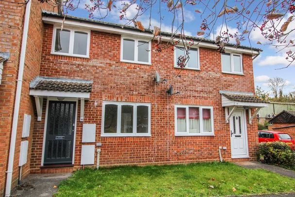 2 bedroom terraced house to rent - Photo 1