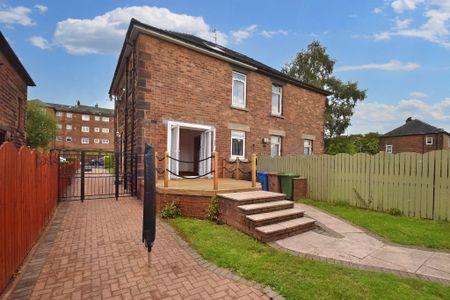 3 bed semi-detached house to rent in Ladybank Drive, Glasgow, G52 - Photo 4