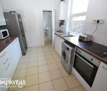 5 bedroom terraced house to rent - Photo 2