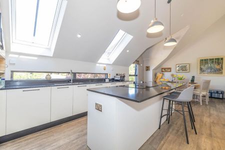 2 bedroom penthouse to rent - Photo 5