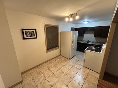 For Lease - 1315 Partington Avenue, Windsor, Ontario - Photo 4