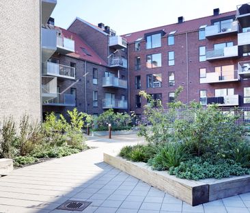 Skøn 3 værelses bolig med stort lysindfald. Altan og kig til gården... - Photo 3