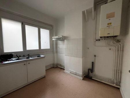 Location Appartement 3 pièces 74m² AIRE SUR L ADOUR 40800 - Photo 5