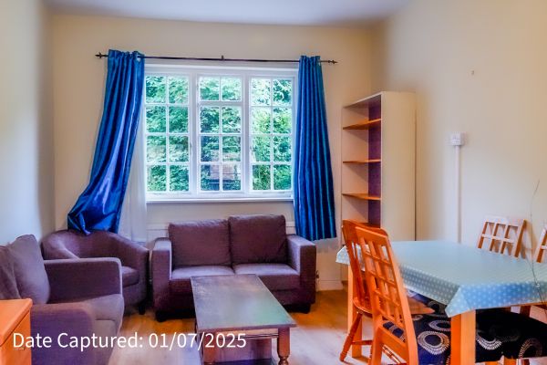 The Cottage, 1 Rawcliffe Lane - Photo 1