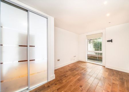 Eltringham Street, SW18 1AU, London - Photo 2