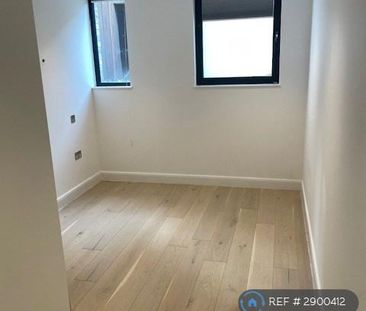 3 bedroom flat to rent - Photo 6