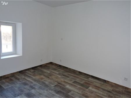 Maison de village RDC+2 niveaux, T3 + garage - Photo 2