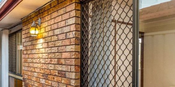 1 Bedroom Unit with All the Convenience at Doorstep. Rent includes Water - Photo 3