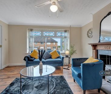 3 bedroom semi-detached house to rent - Photo 3