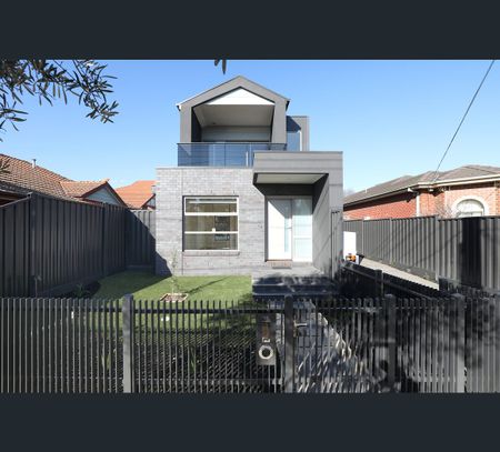 6/16A Leonard Crescent, Ascot Vale, Vic 3032 - Photo 2