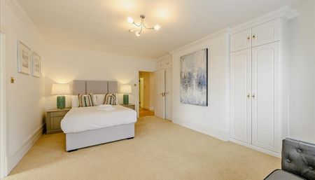 3 bedroom flat to rent - Photo 4