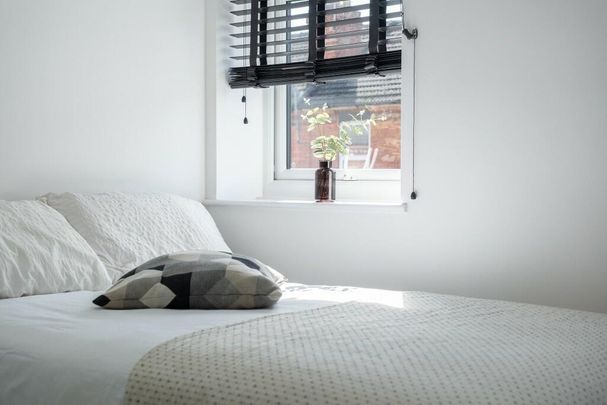 6 bedroom house to rent - Photo 1