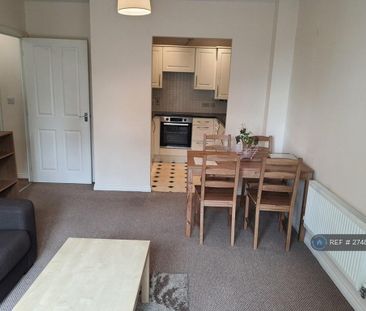 2 bedroom flat to rent - Photo 3