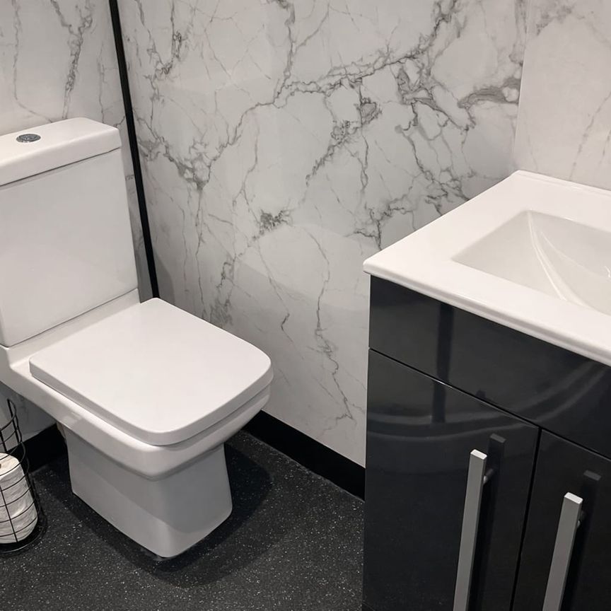 Room in a Shared Flat, West Avenue, NG2 - Photo 1