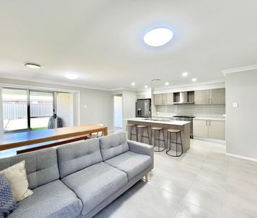 Stunning Family Home! - Photo 3