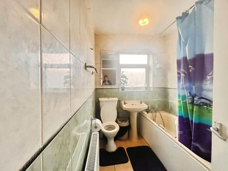 3 bedroom terraced house to rent - Photo 2