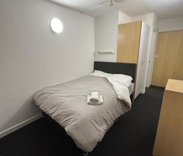 6 bedroom flat to rent - Photo 6