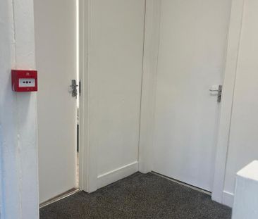 1 bedroom in a house share to rent - Photo 6