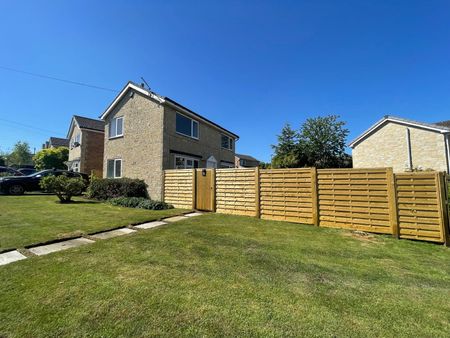 3 bedroom detached house to rent - Photo 5