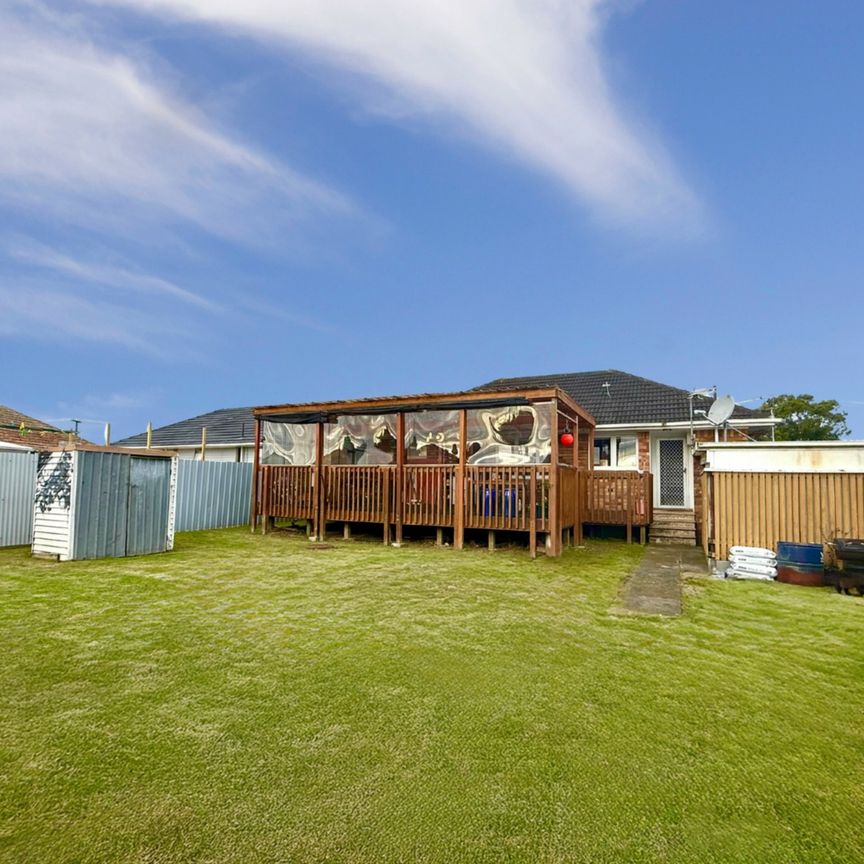 Family-Ready, Ample Parking & Fully Fenced � Don't Miss Out! - Photo 1