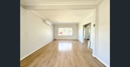 Updated 4 Bedroom Home - Photo 4