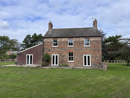 4 bedroom detached house to rent - Photo 5