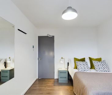 1 bedroom in a house share to rent - Photo 3