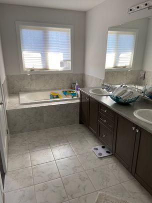 For Lease - 214 Cranbrook Crescent, Vaughan, Ontario - Photo 1