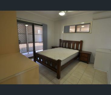 MOVE STRAIGHT IN! - Renovated 1x1 + Extras - Photo 4