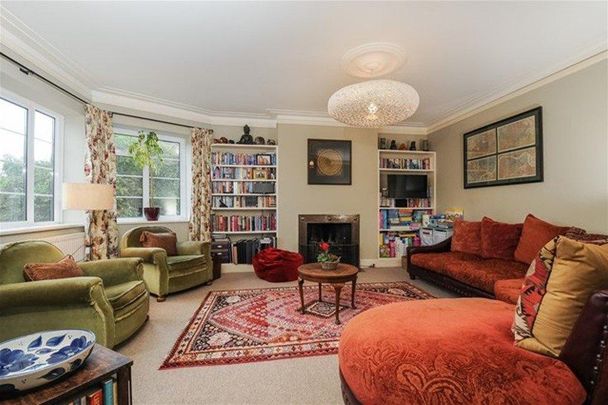 3 bedroom flat to rent - Photo 1